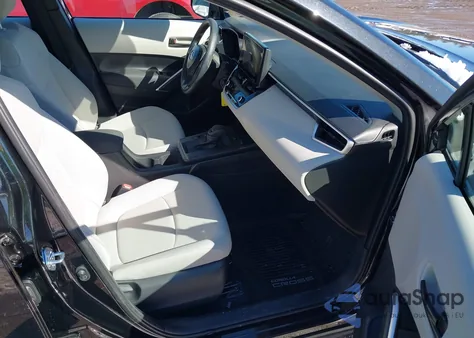 2026 Toyota Corolla Cross L z USA, uszkodzony, nr VIN 7MUAAABG6TV164166